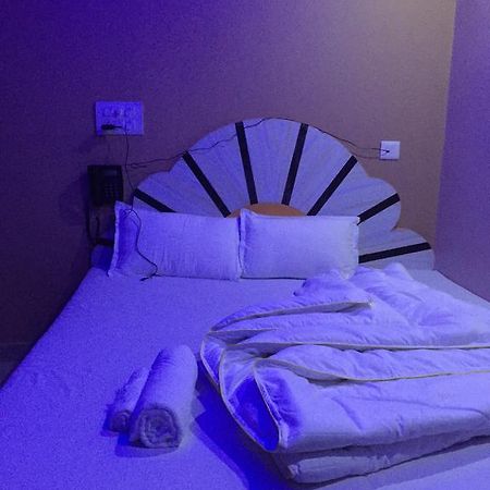 ורנאסי Oyo 75627 New Ankit Guest House מראה חיצוני תמונה