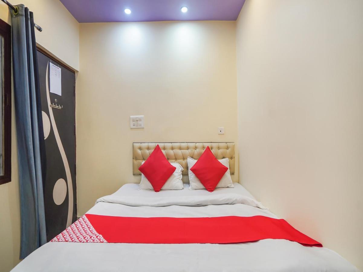 ורנאסי Oyo 75627 New Ankit Guest House מראה חיצוני תמונה