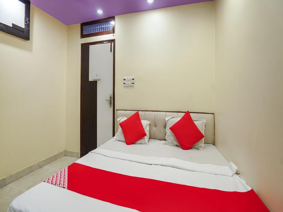 ורנאסי Oyo 75627 New Ankit Guest House מראה חיצוני תמונה