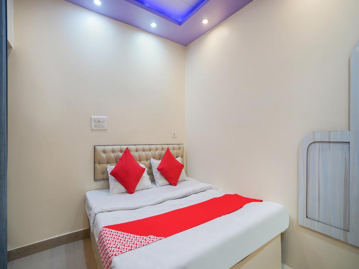ורנאסי Oyo 75627 New Ankit Guest House מראה חיצוני תמונה