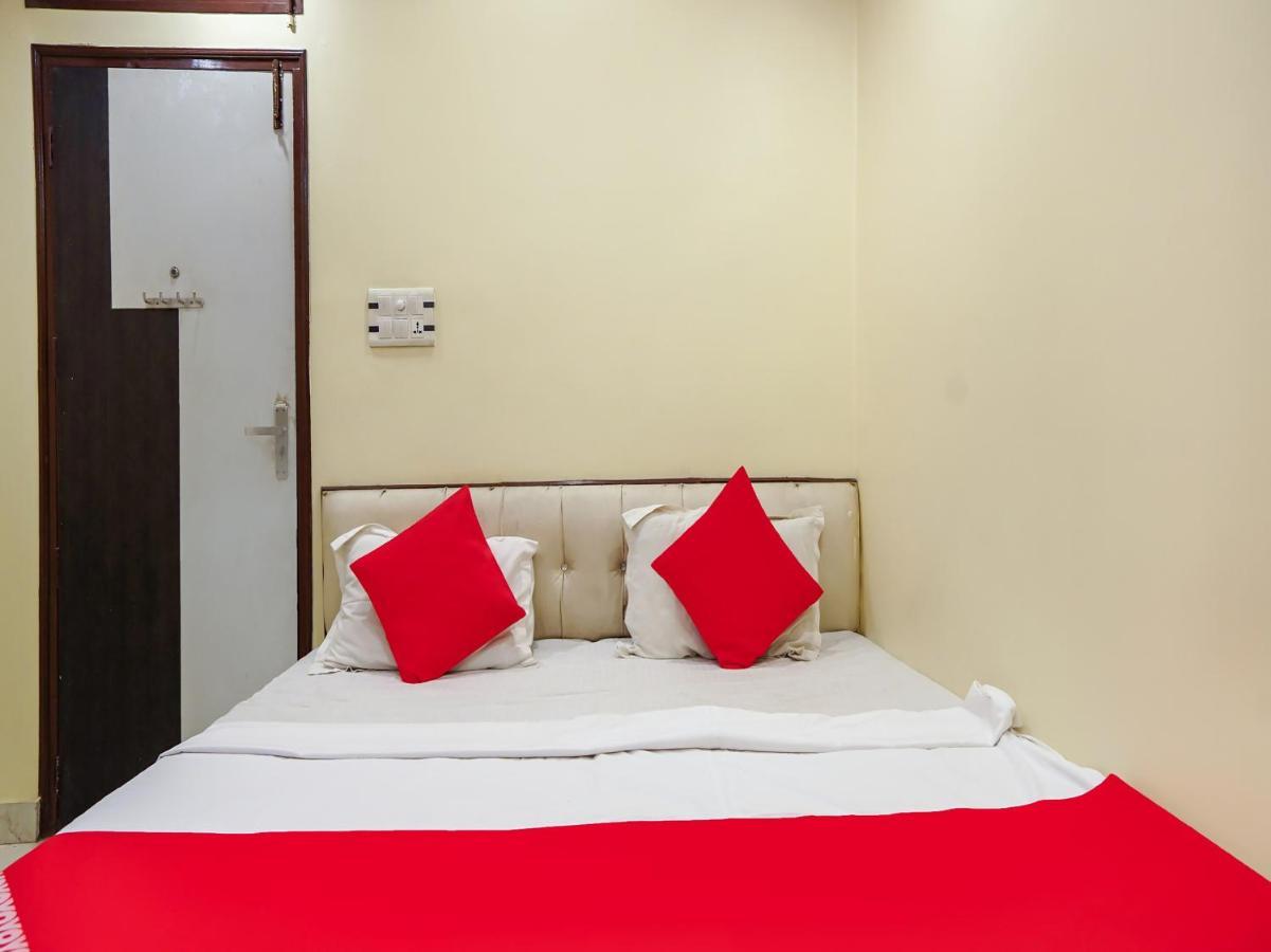 ורנאסי Oyo 75627 New Ankit Guest House מראה חיצוני תמונה