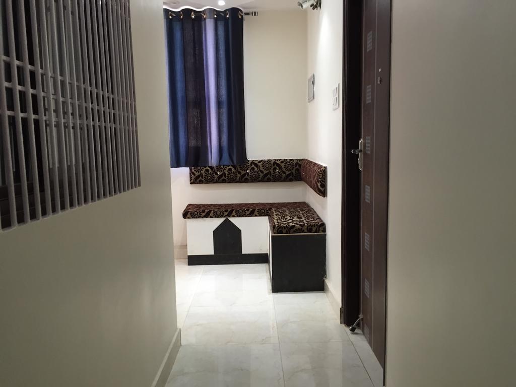 ורנאסי Oyo 75627 New Ankit Guest House מראה חיצוני תמונה