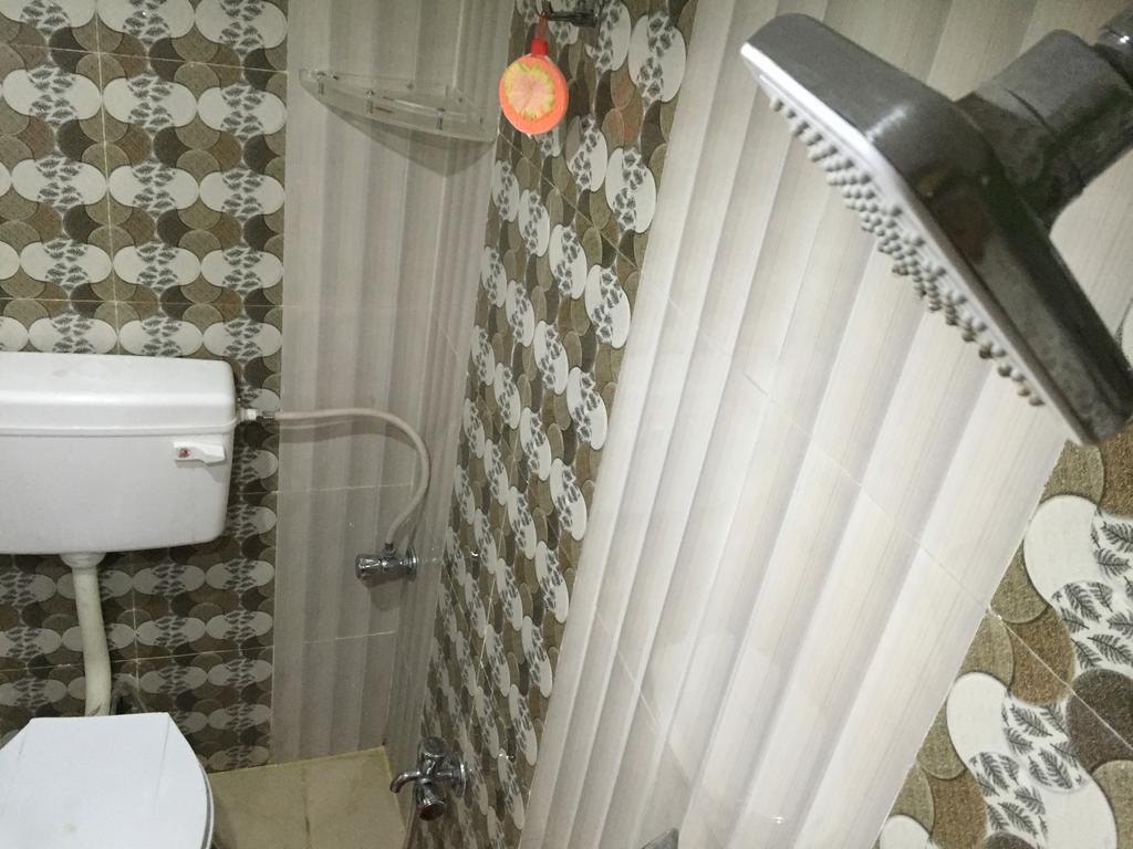 ורנאסי Oyo 75627 New Ankit Guest House מראה חיצוני תמונה