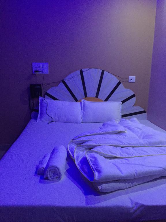 ורנאסי Oyo 75627 New Ankit Guest House מראה חיצוני תמונה